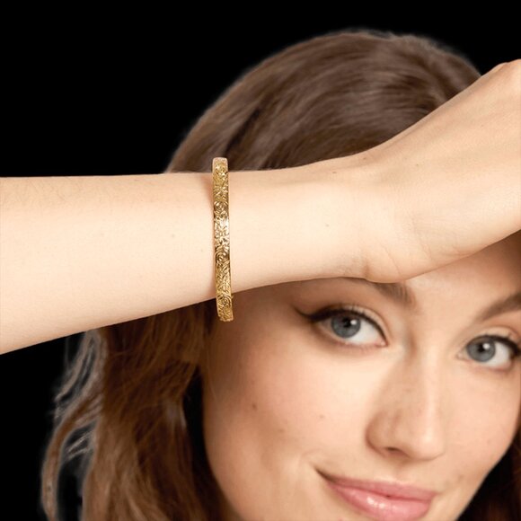 Our Spare Change Floral Cuff . NWT - Picture 1 of 4